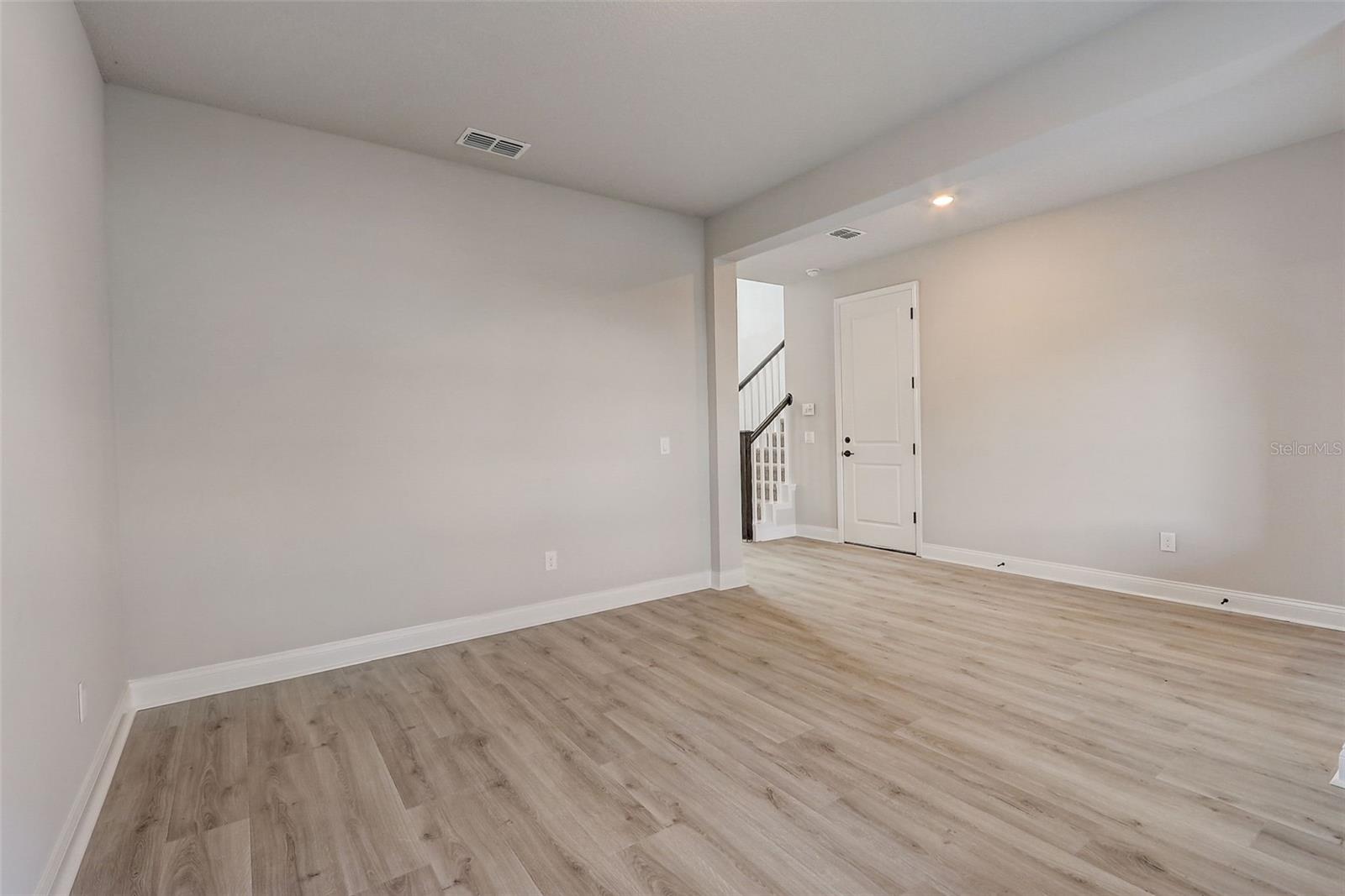 JOHN'S LAKE LANDING - Residential