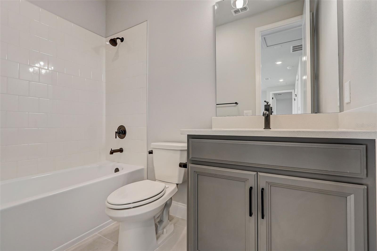 JOHN'S LAKE LANDING - Residential