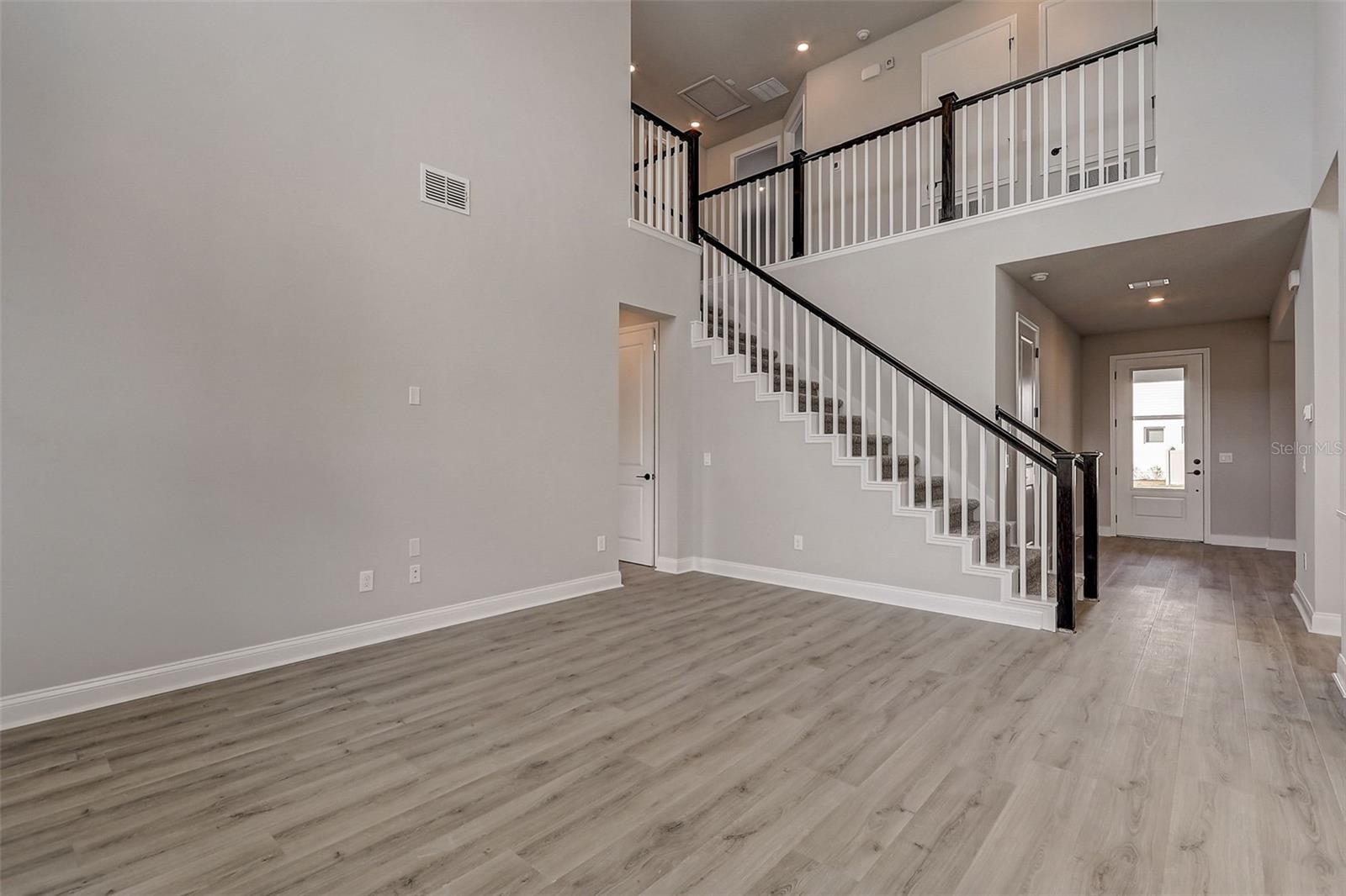 JOHN'S LAKE LANDING - Residential