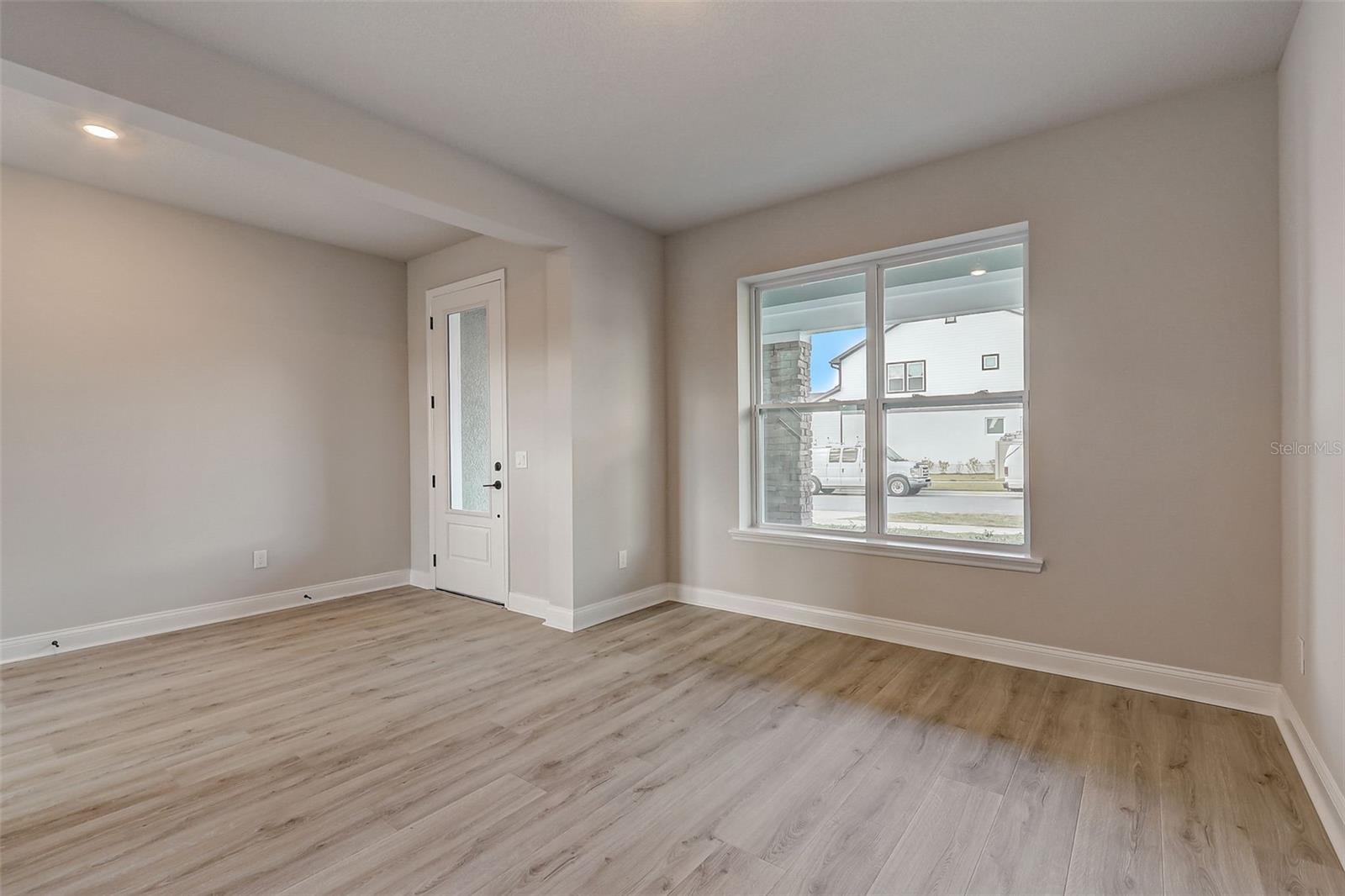 JOHN'S LAKE LANDING - Residential