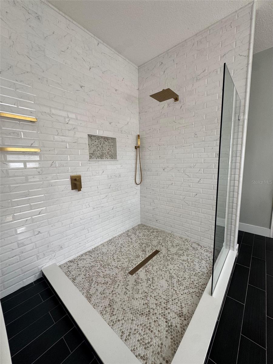 KEENES POINTE - Residential Lease