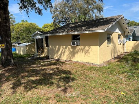Photo of 5305 SE 114th Street, Belleview, FL 34420 (MLS # OM724206)