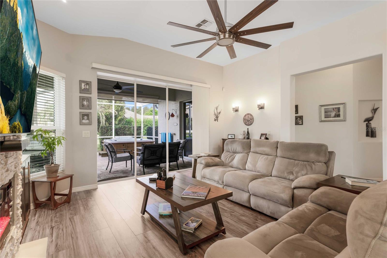 BRENTWOOD VILLAS IV A REPLAT PB 16 PG 143 LOT 38 - Residential