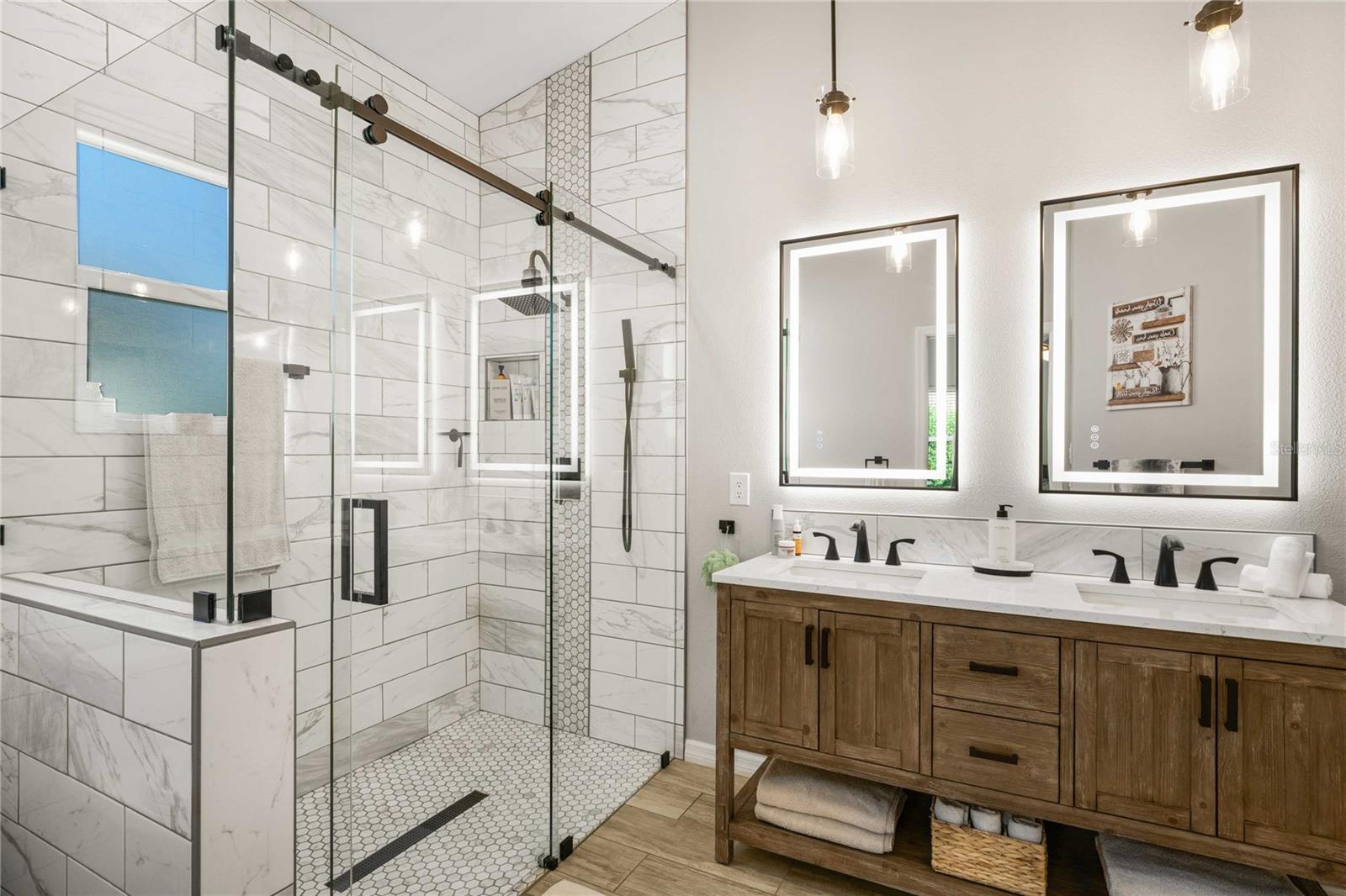 BRENTWOOD VILLAS IV A REPLAT PB 16 PG 143 LOT 38 - Residential