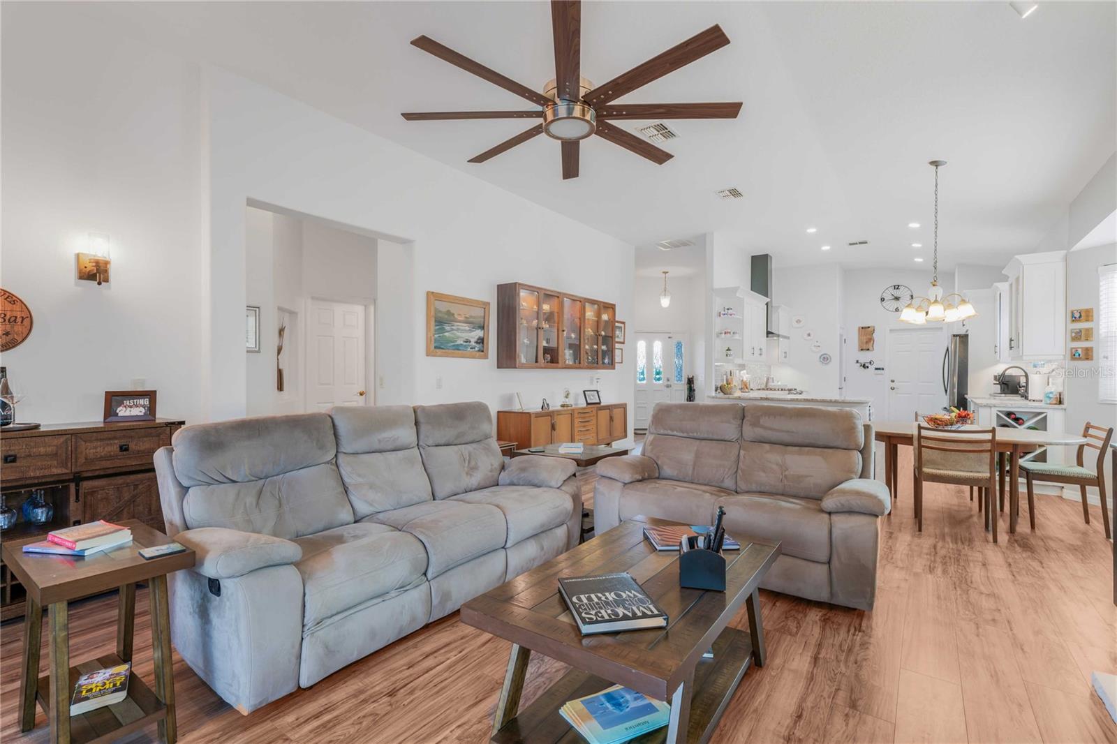 BRENTWOOD VILLAS IV A REPLAT PB 16 PG 143 LOT 38 - Residential