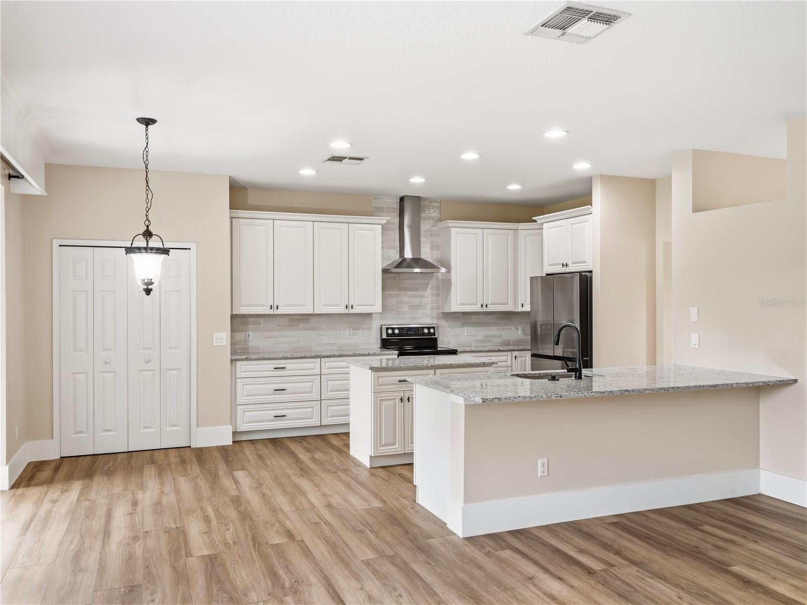 2242 WINTERMERE POINTE DRIVE