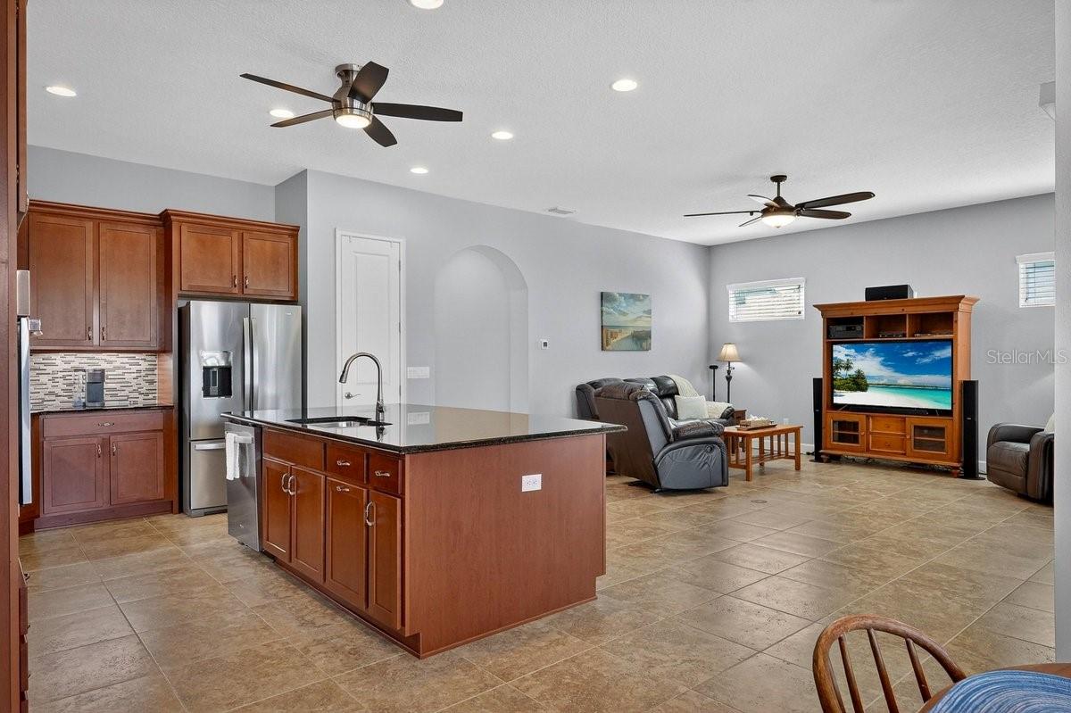 WATERS EDGE PH XII - Residential