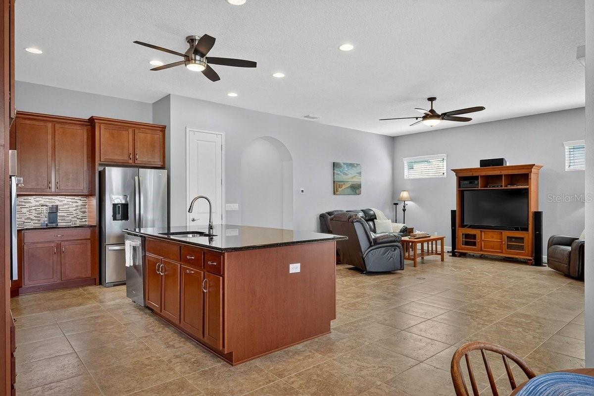 WATERS EDGE PH XII - Residential