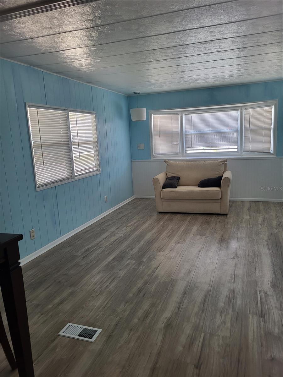 6580 SEMINOLE BOULEVARD 618