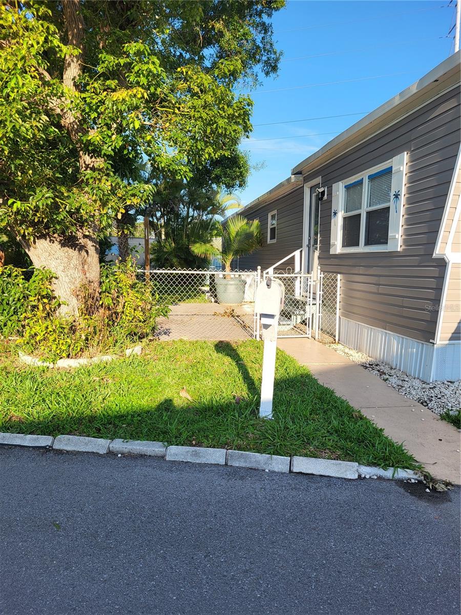 6580 SEMINOLE BOULEVARD 618