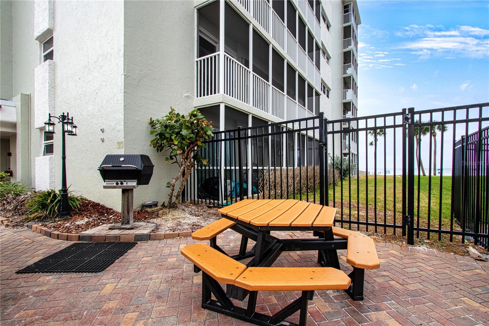 CRESCENT ARMS - Residential