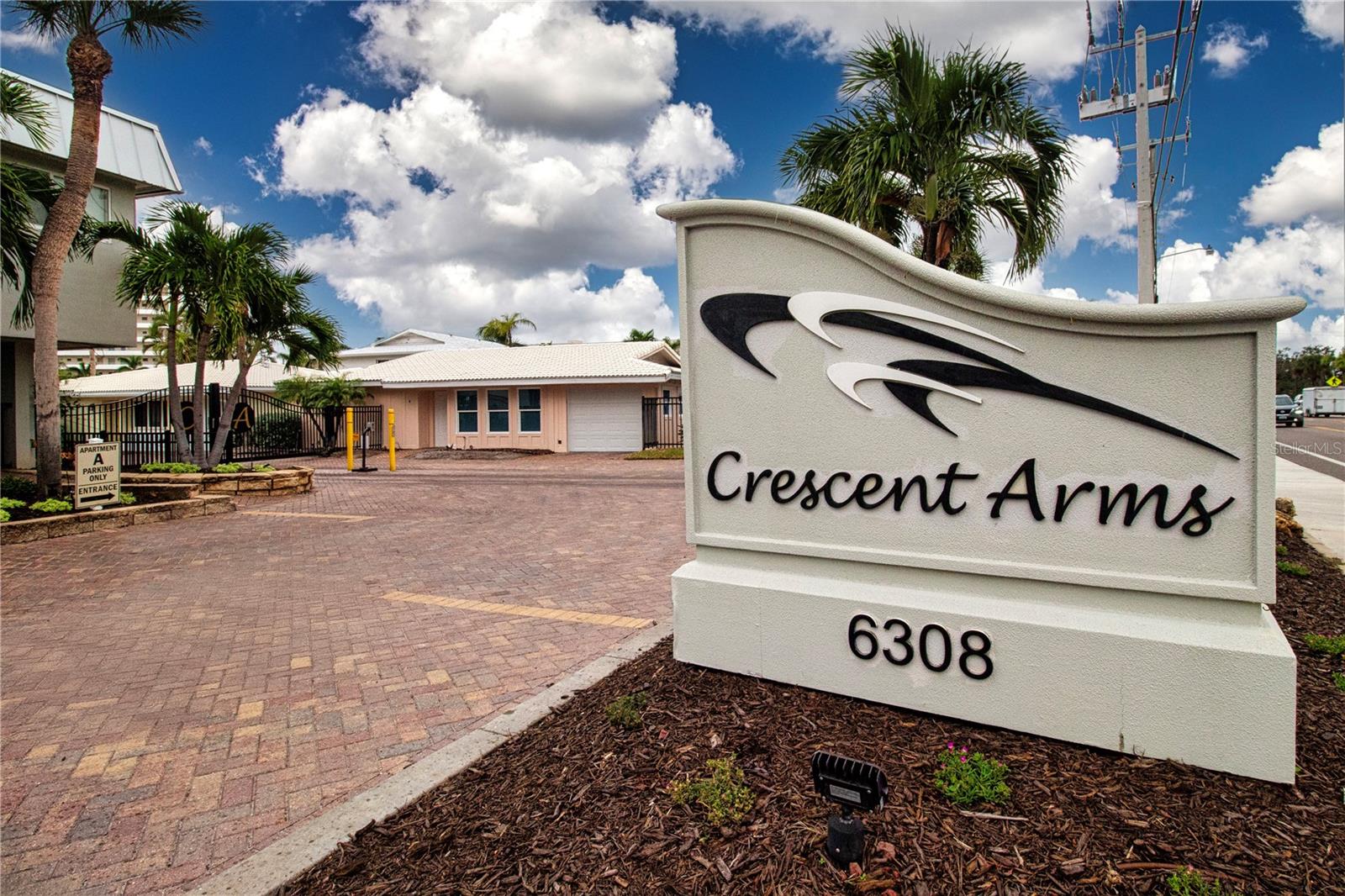 CRESCENT ARMS - Residential