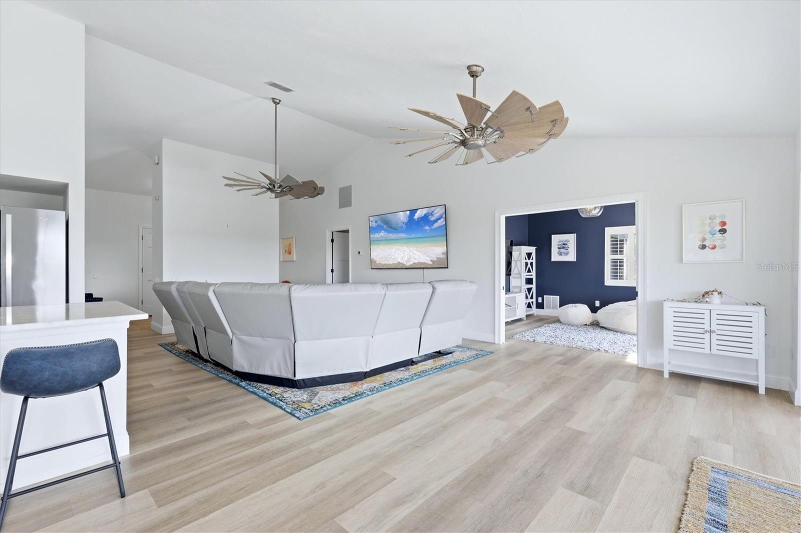 Search Properties for Sale 3 1649 MANOR ROAD