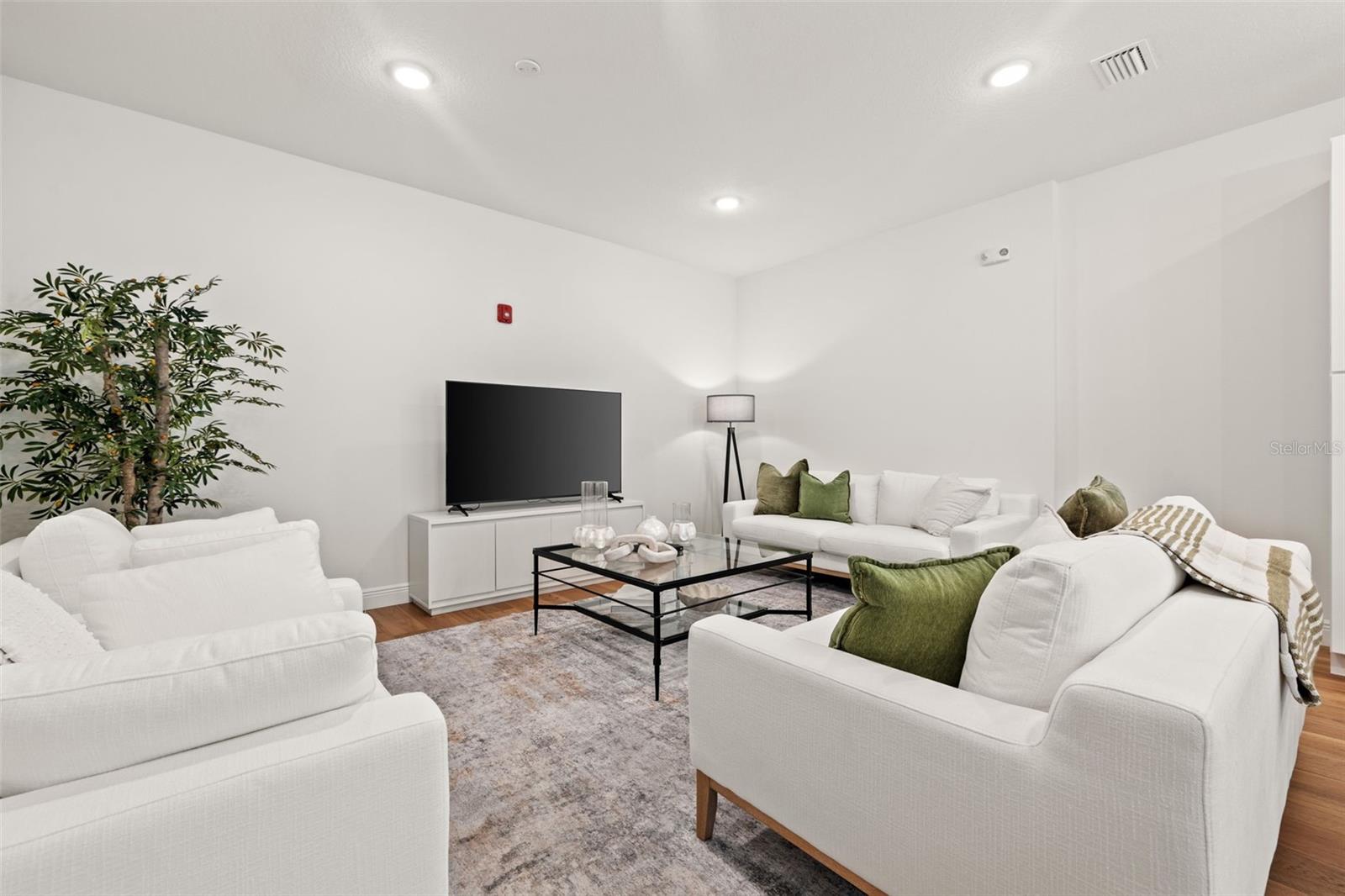 CASTILLE URBANA CONDO - Residential