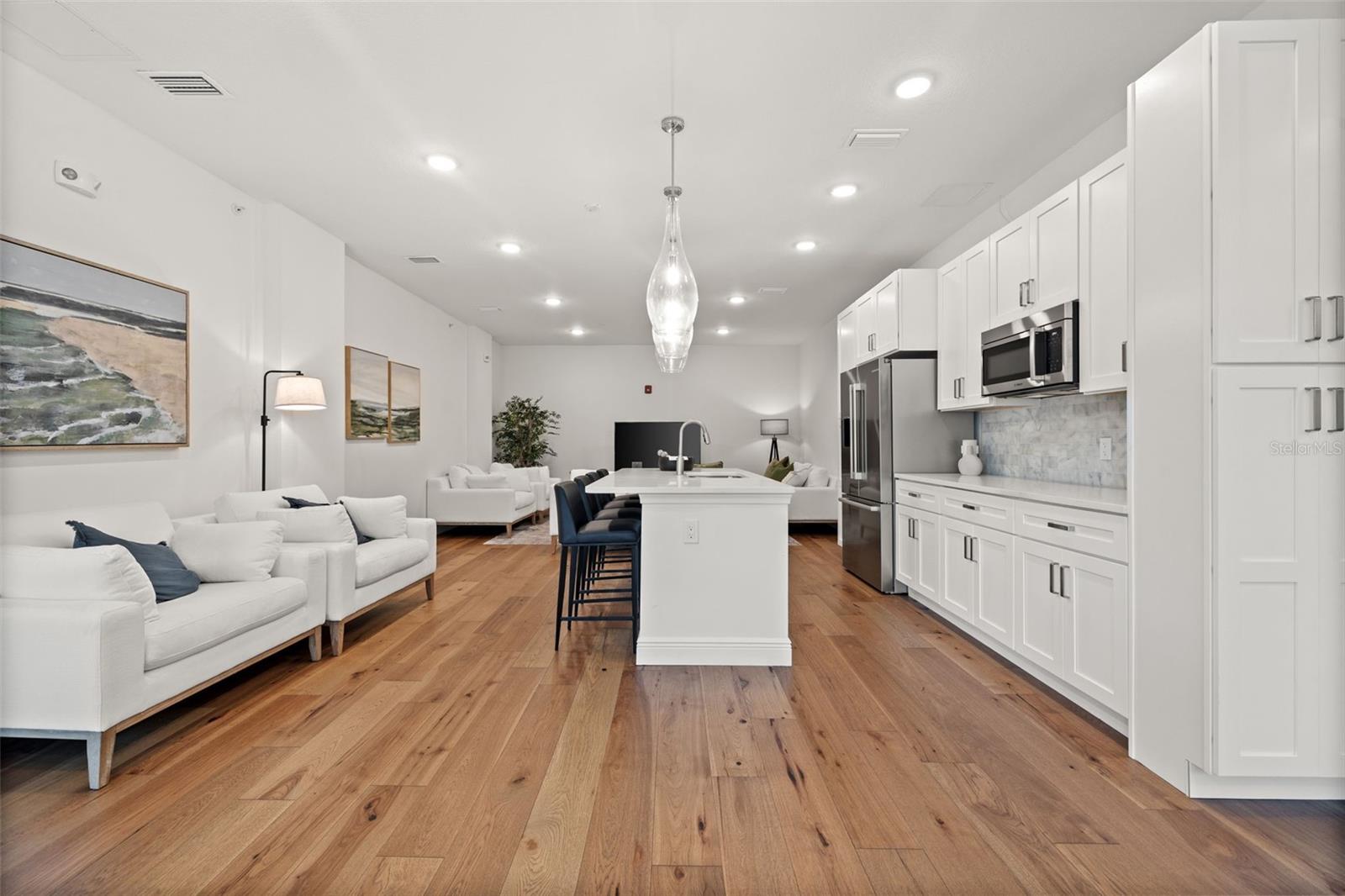 CASTILLE URBANA CONDO - Residential