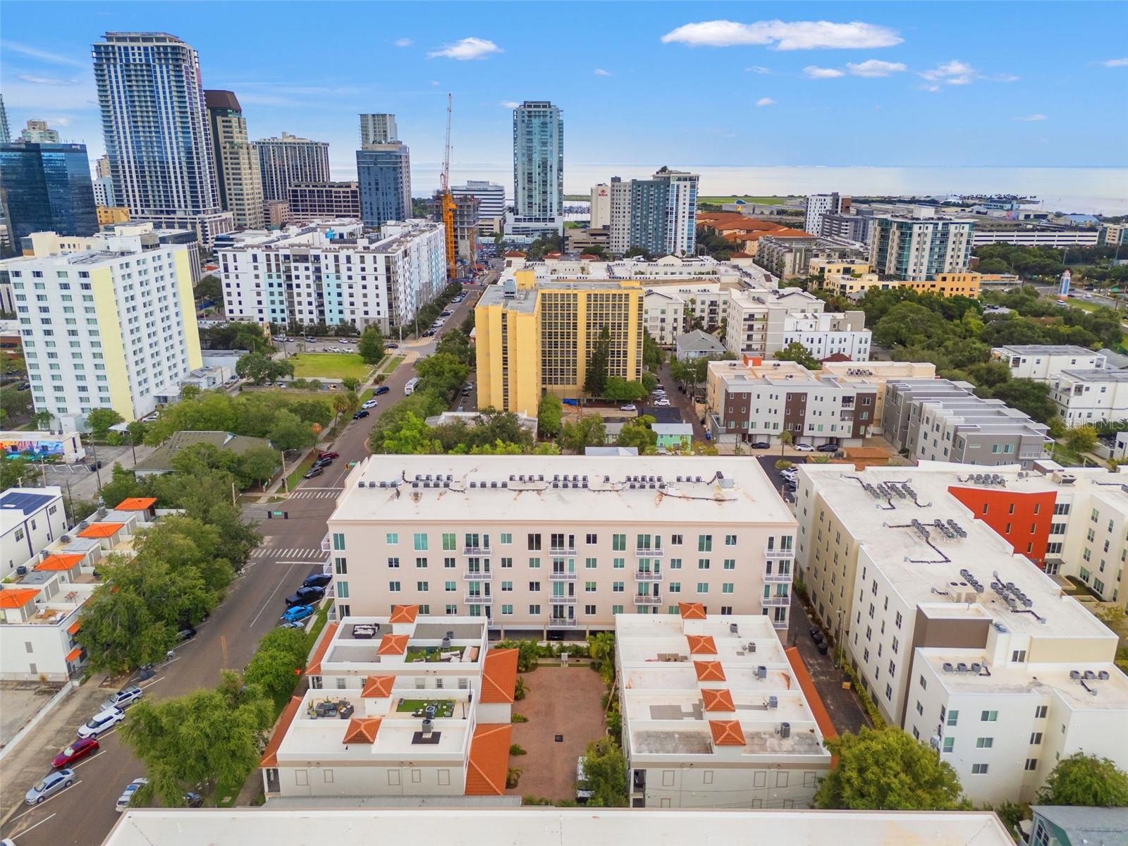 CASTILLE URBANA CONDO - Residential