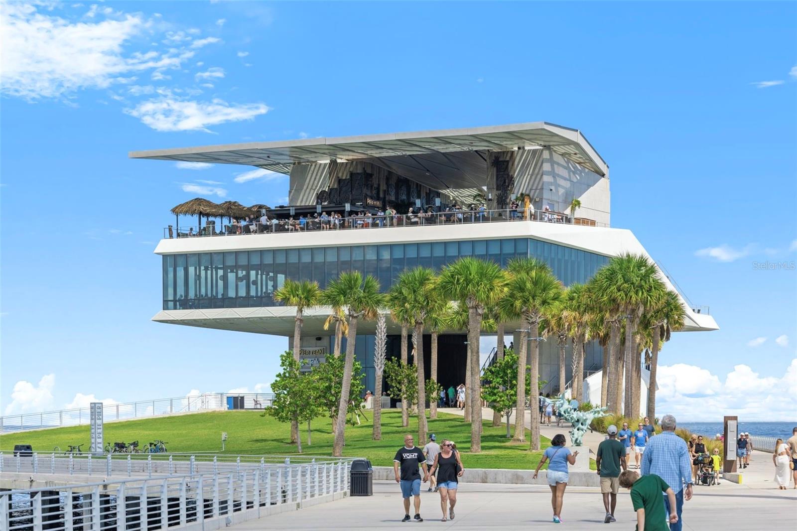 CASTILLE URBANA CONDO - Residential