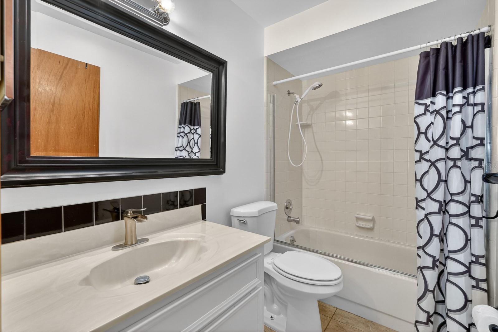 SHANGRI LA VILLAGE - Residential