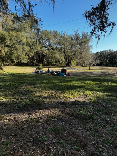 A home in LIVE OAK