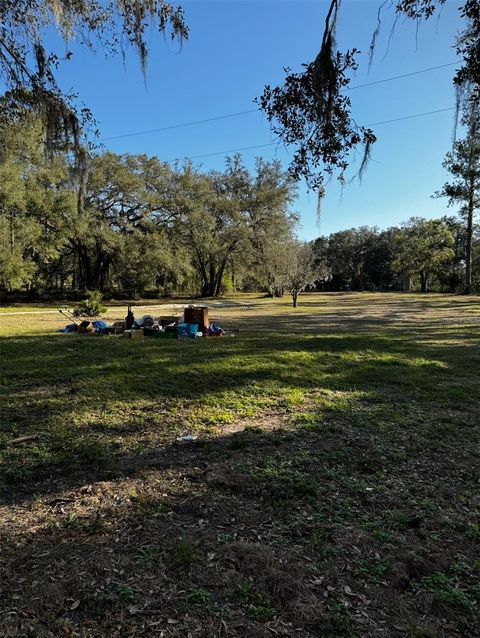 A home in LIVE OAK