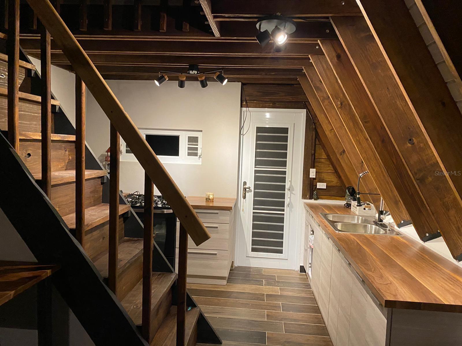 717 CARR. 717, 4.2 INT, LOT 5