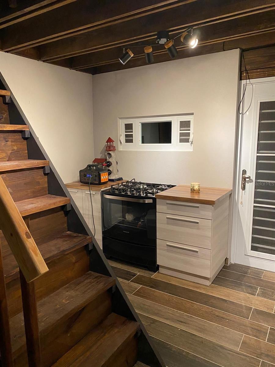 717 CARR. 717, 4.2 INT, LOT 5