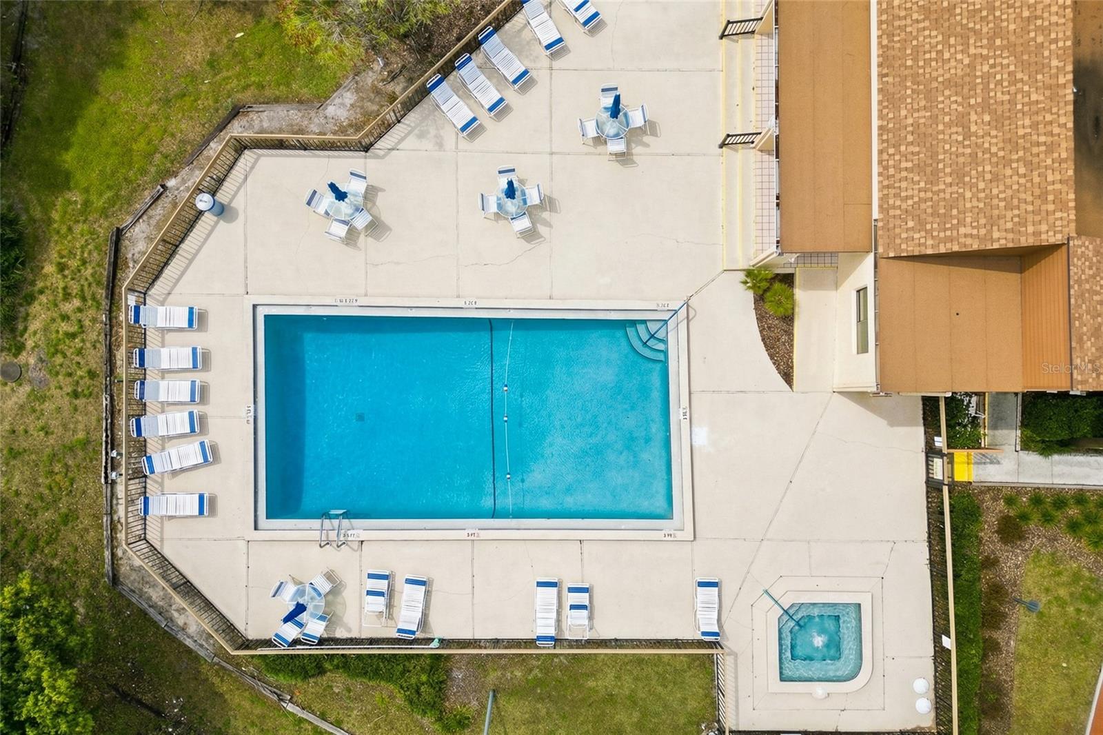 CRANES ROOST VILLAS - Residential