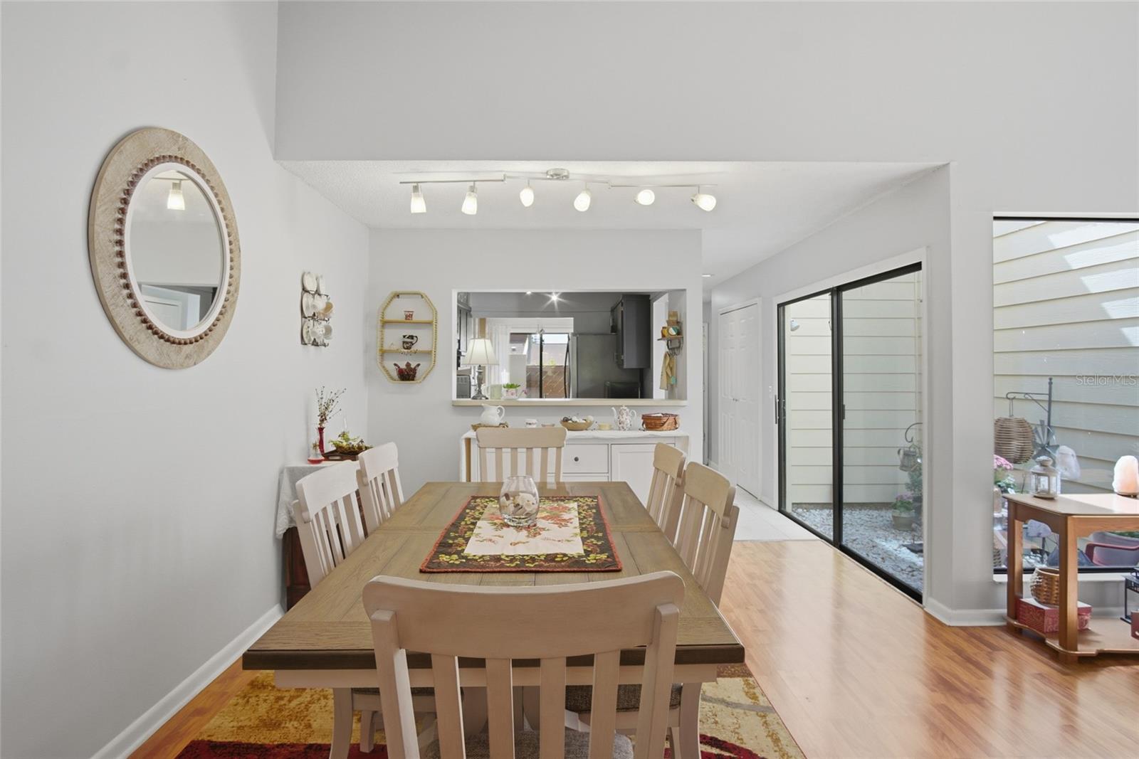 CRANES ROOST VILLAS - Residential