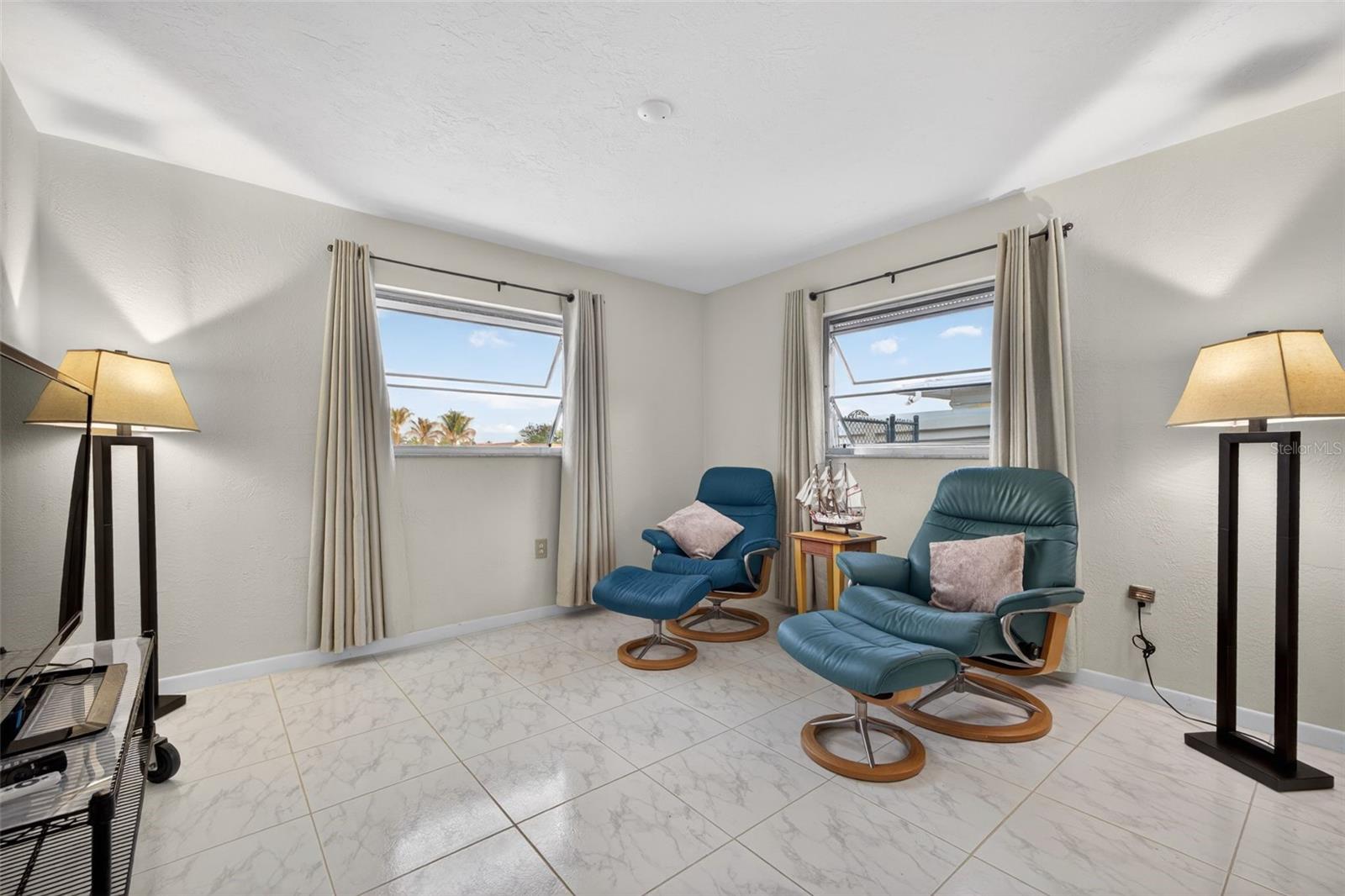 BROADWATER UNIT 2 BLK P - Residential