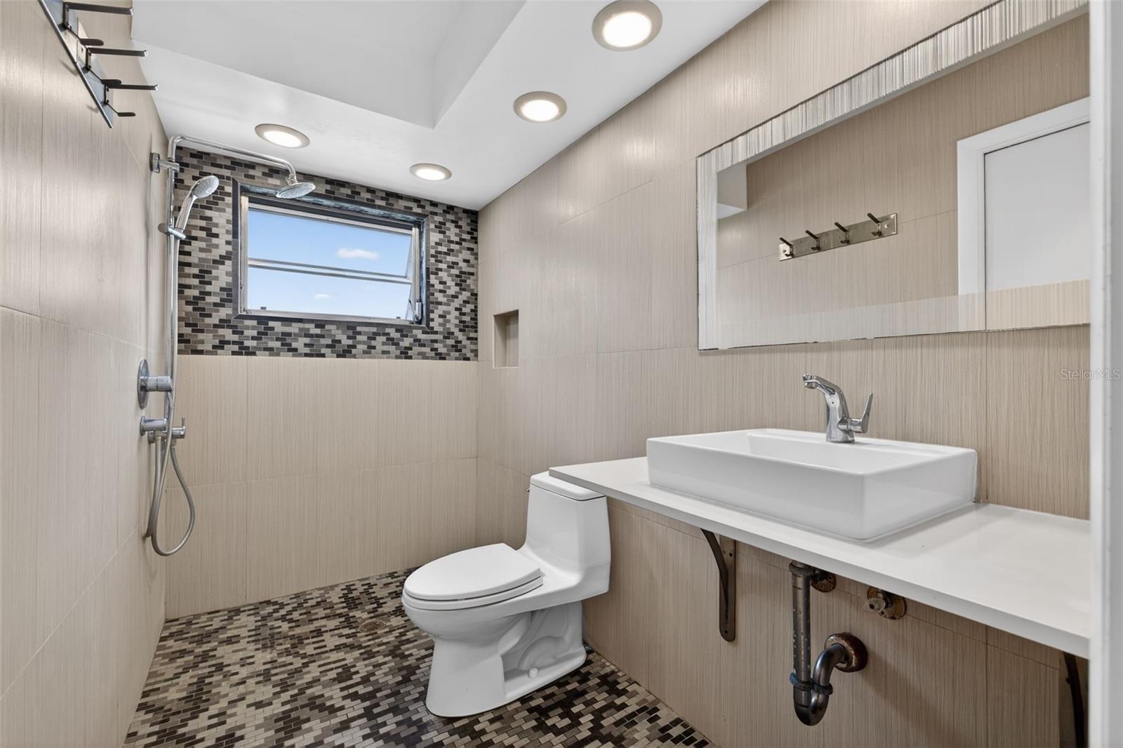 BROADWATER UNIT 2 BLK P - Residential