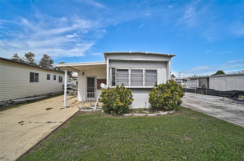 Photo of 174 Morning Star Road, Venice, FL 34285 (MLS # N6140401)