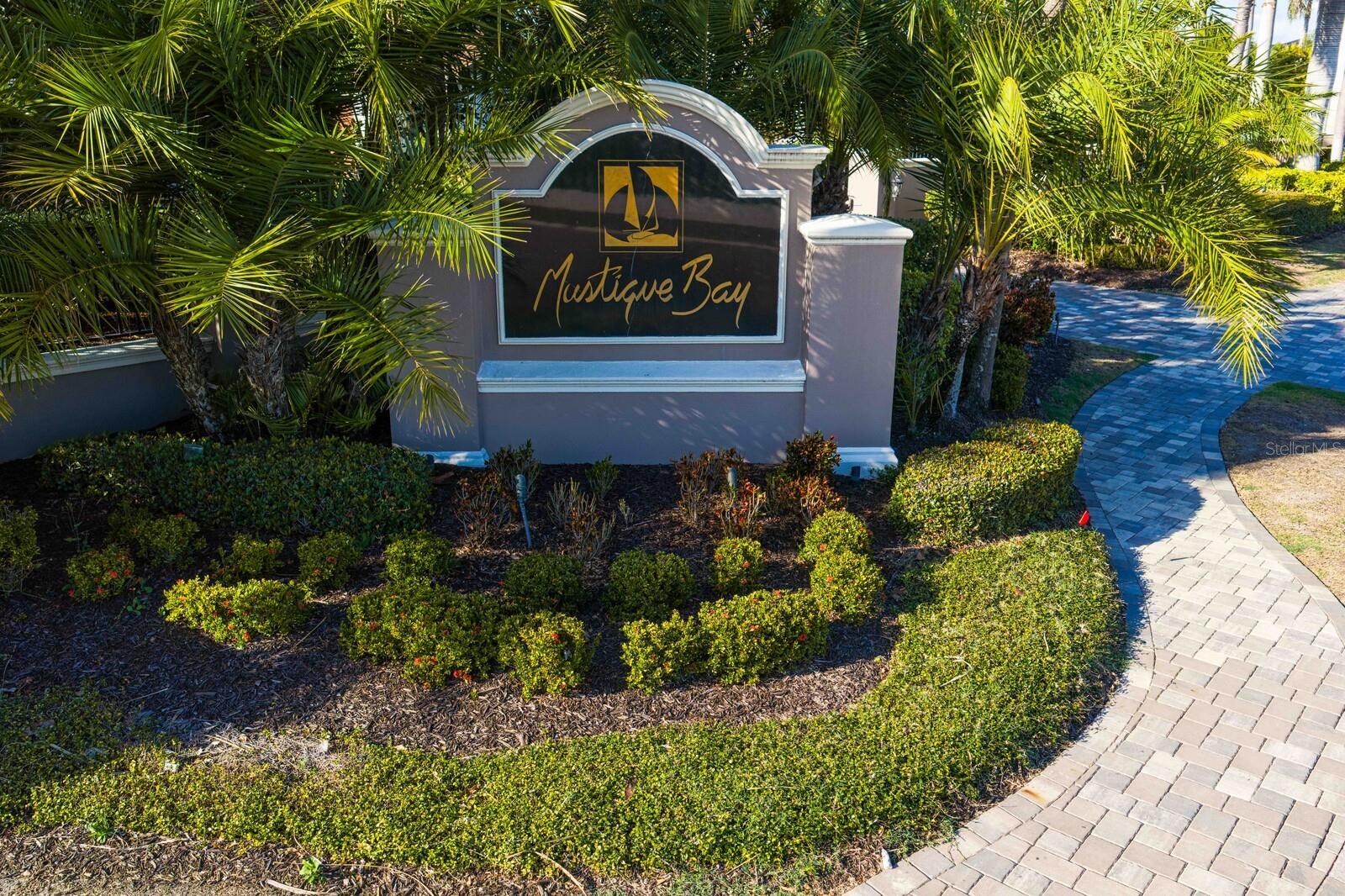 MUSTIQUE BAY - Residential