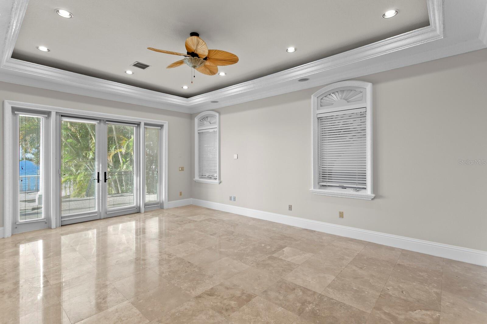 MUSTIQUE BAY - Residential