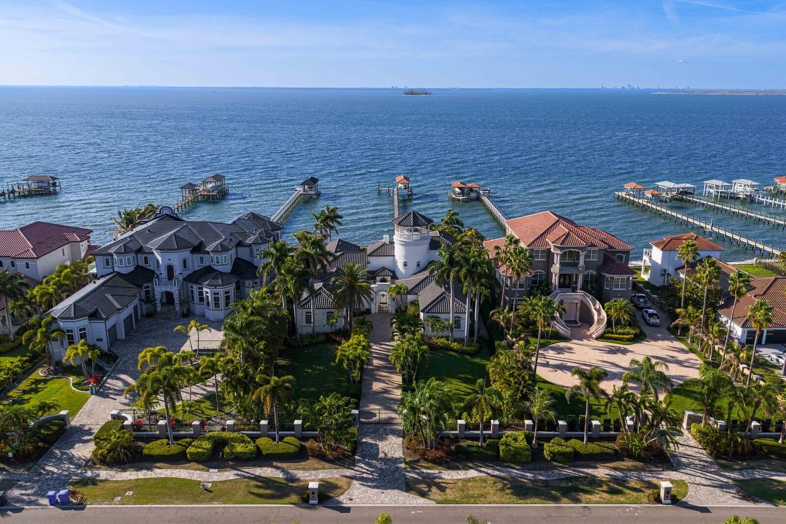 MUSTIQUE BAY - Residential