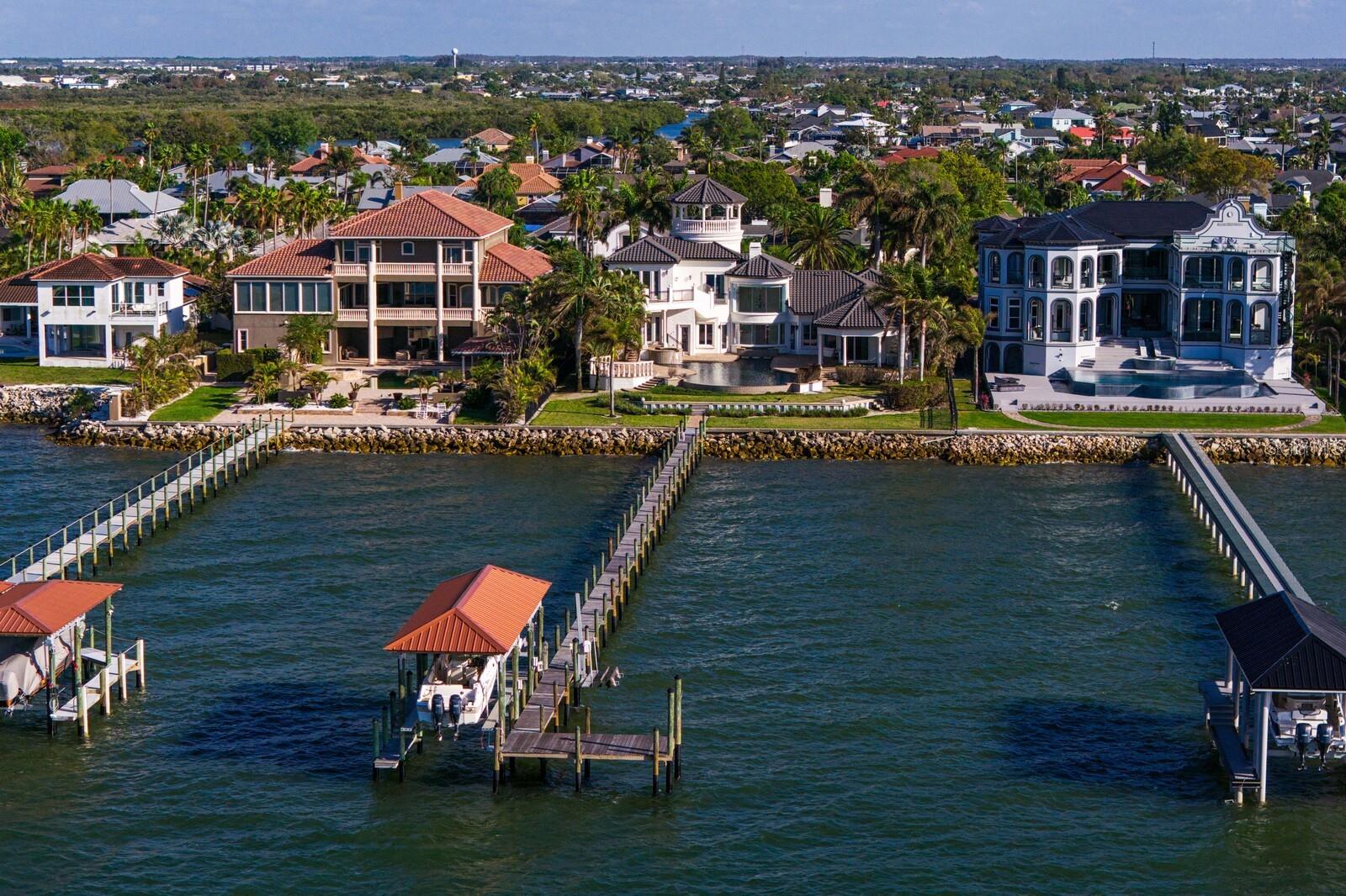 MUSTIQUE BAY - Residential