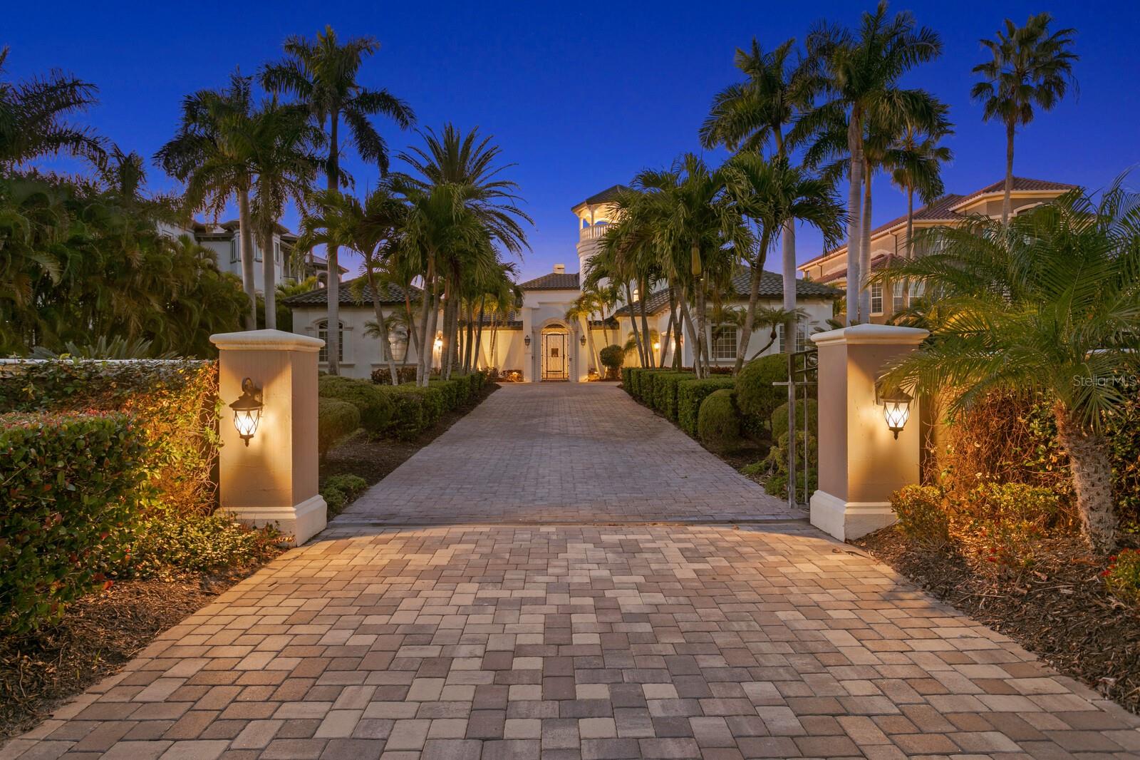 MUSTIQUE BAY - Residential