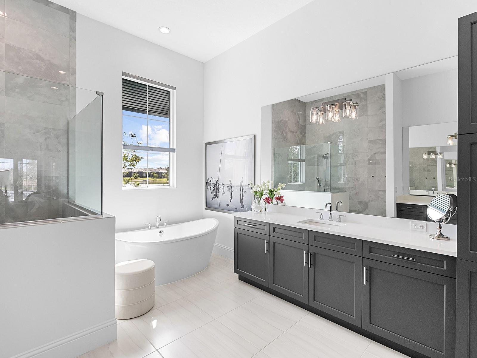 LAKE CLUB - Residential