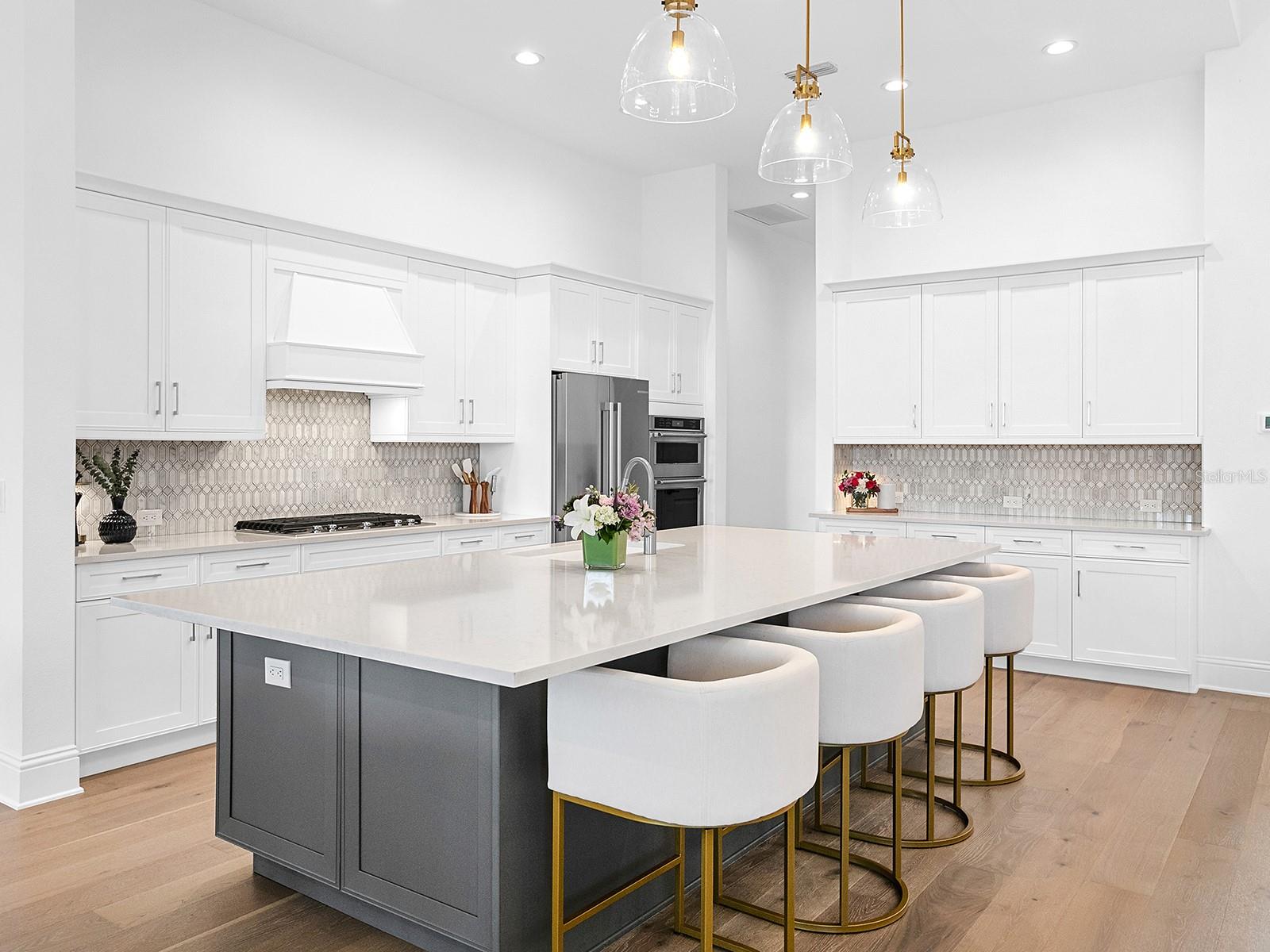 LAKE CLUB - Residential