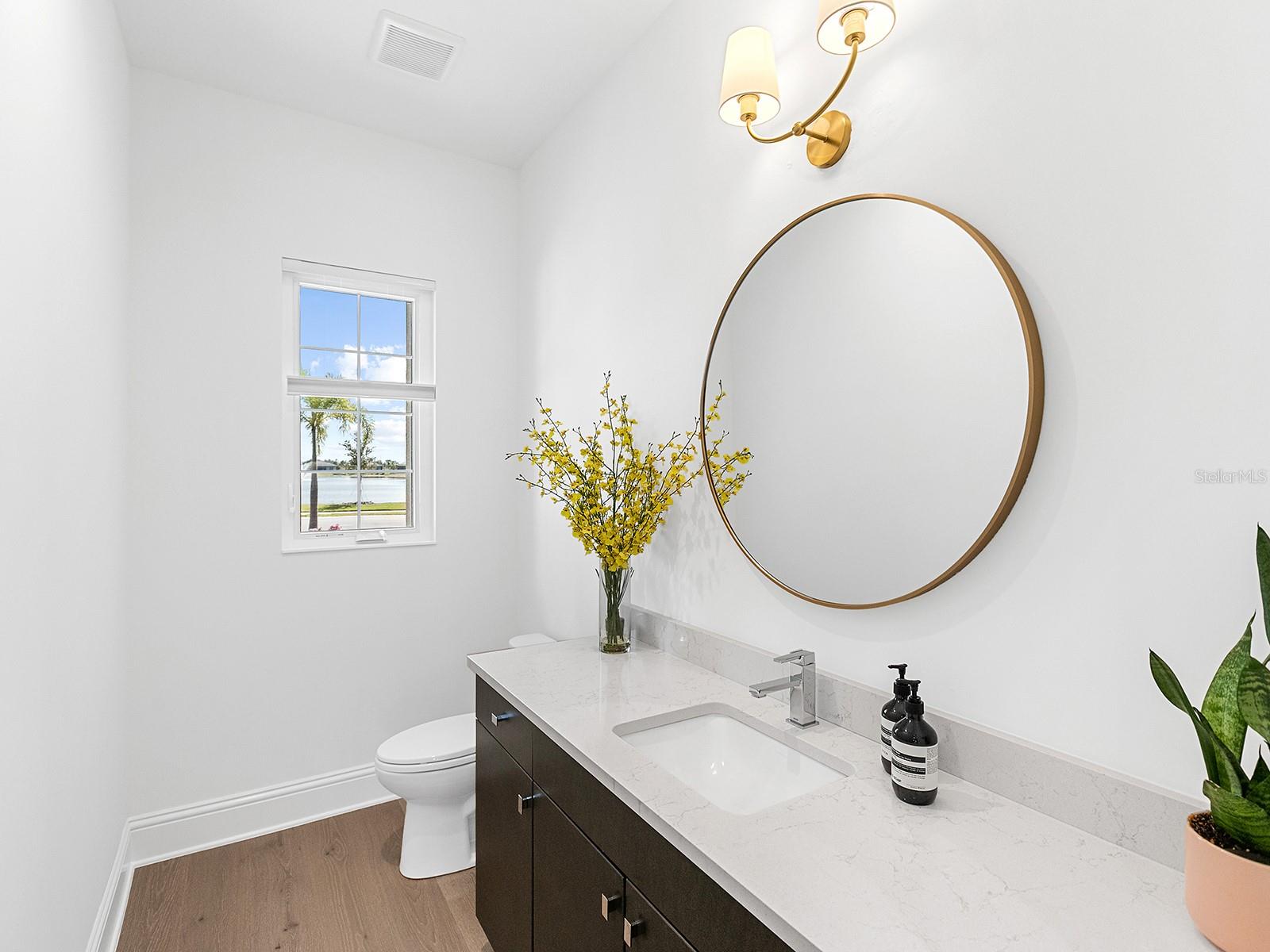 LAKE CLUB - Residential