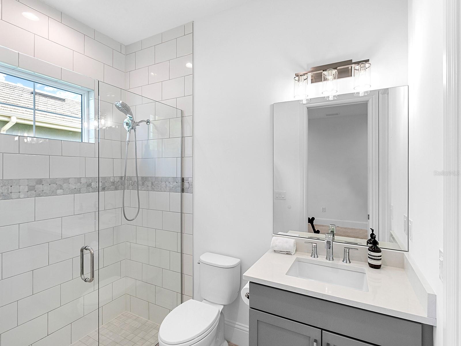 LAKE CLUB - Residential