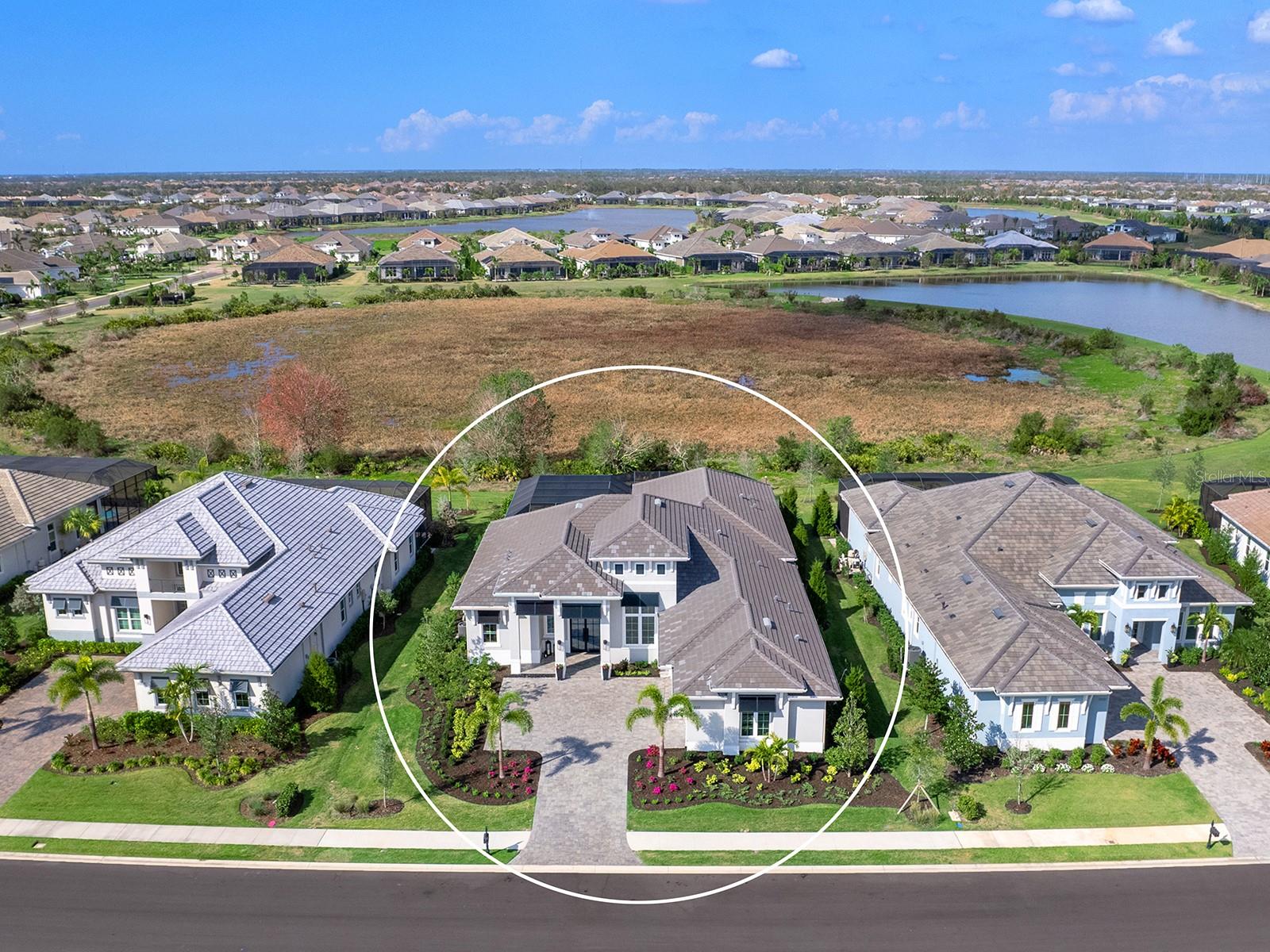 LAKE CLUB - Residential