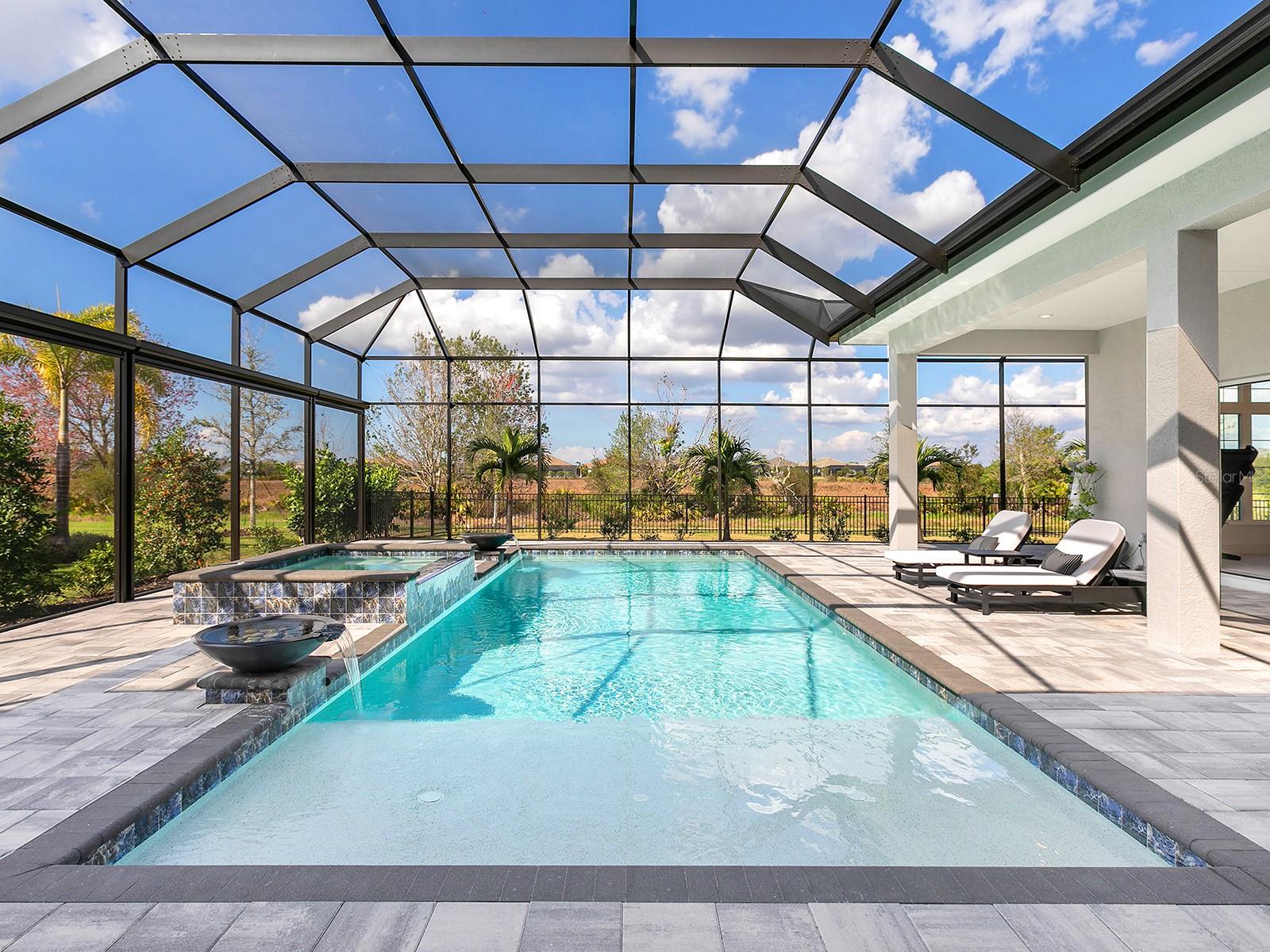 LAKE CLUB - Residential