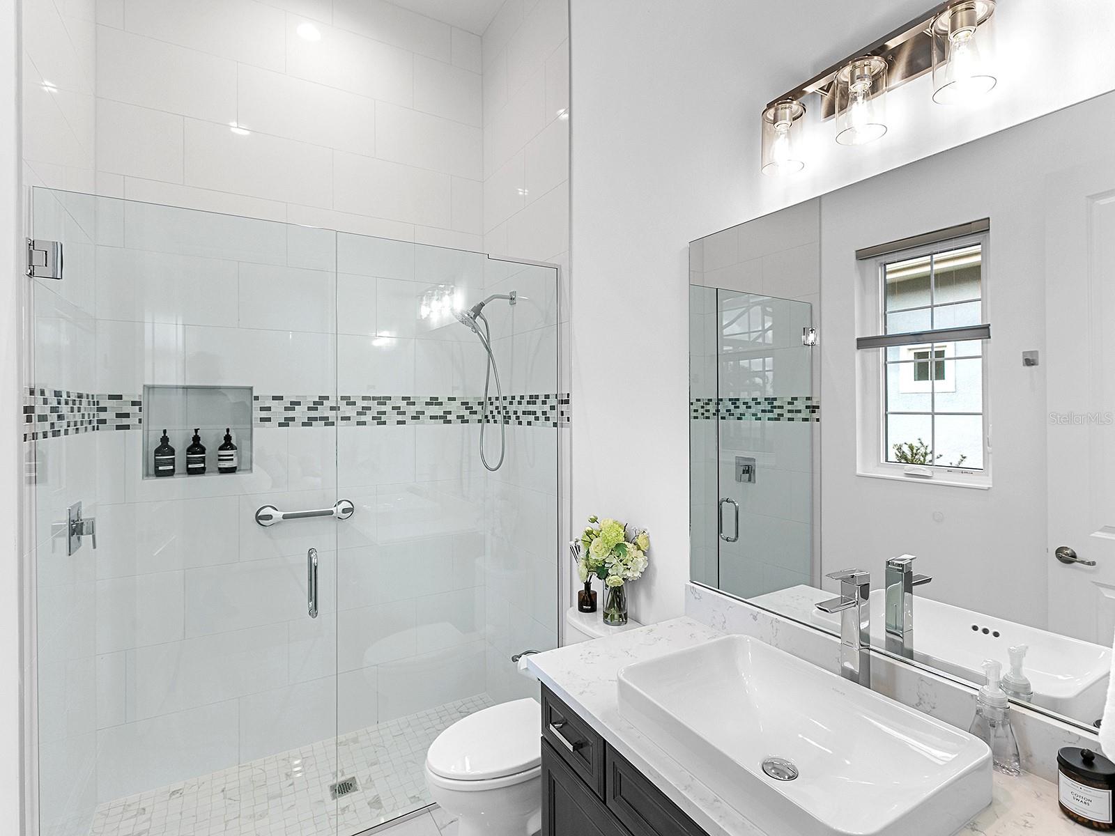 LAKE CLUB - Residential