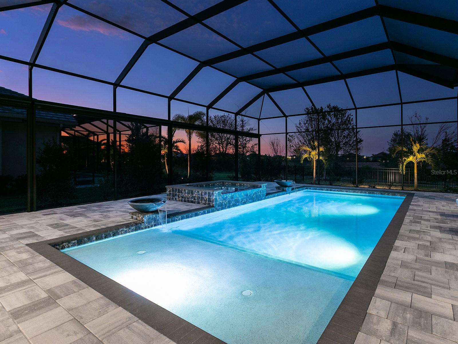 LAKE CLUB - Residential