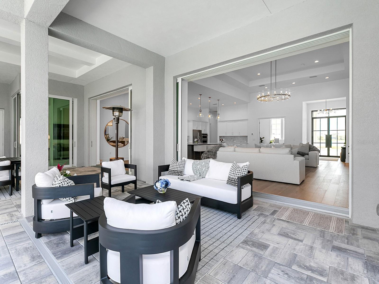 LAKE CLUB - Residential