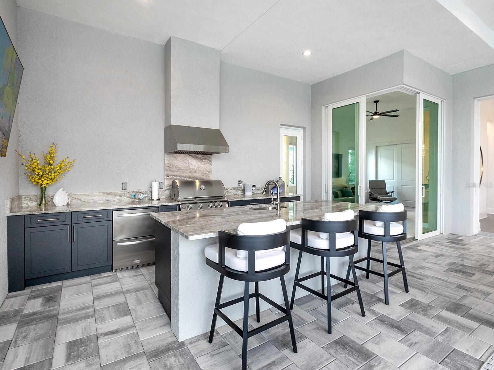 LAKE CLUB - Residential