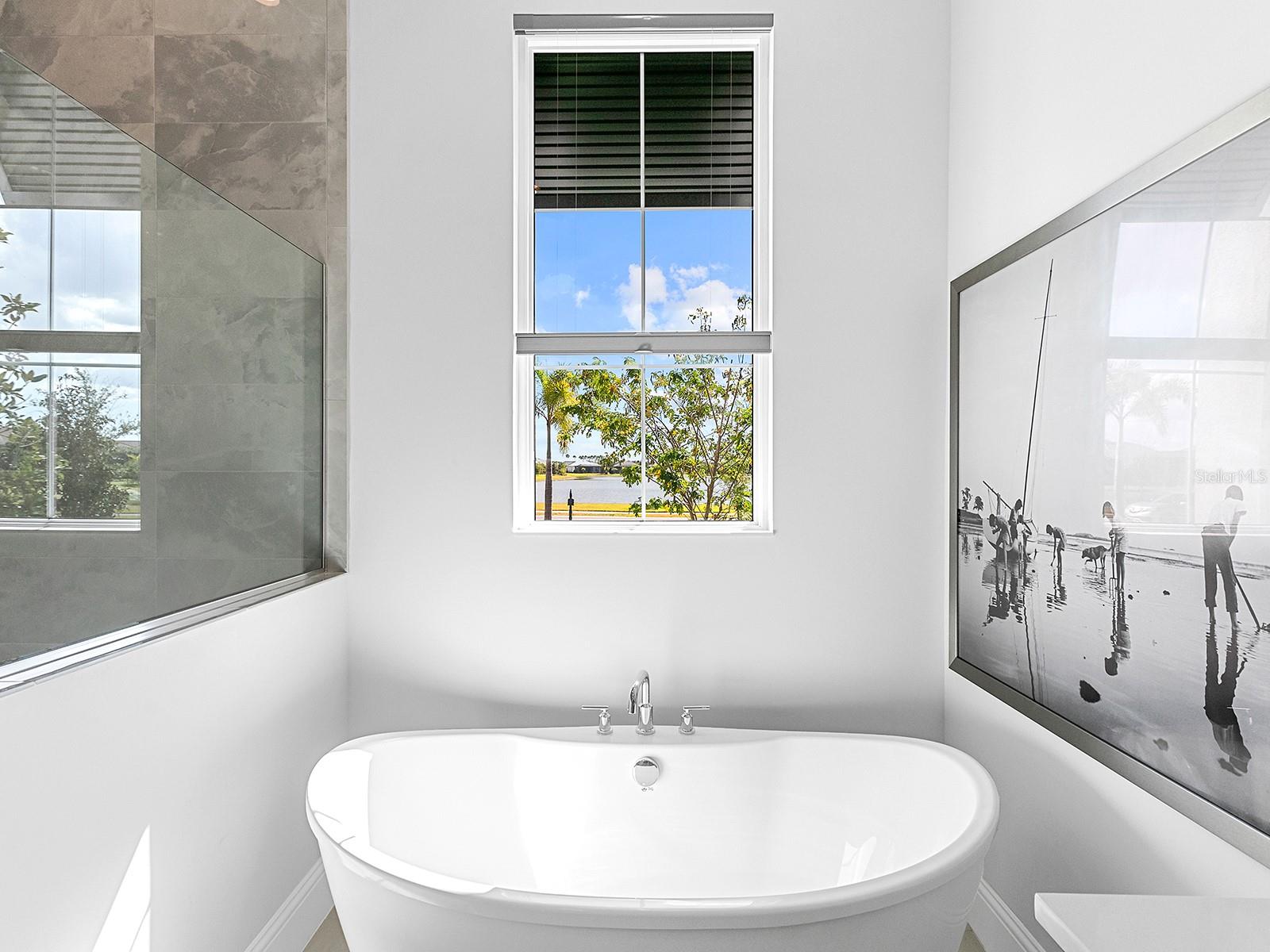 LAKE CLUB - Residential