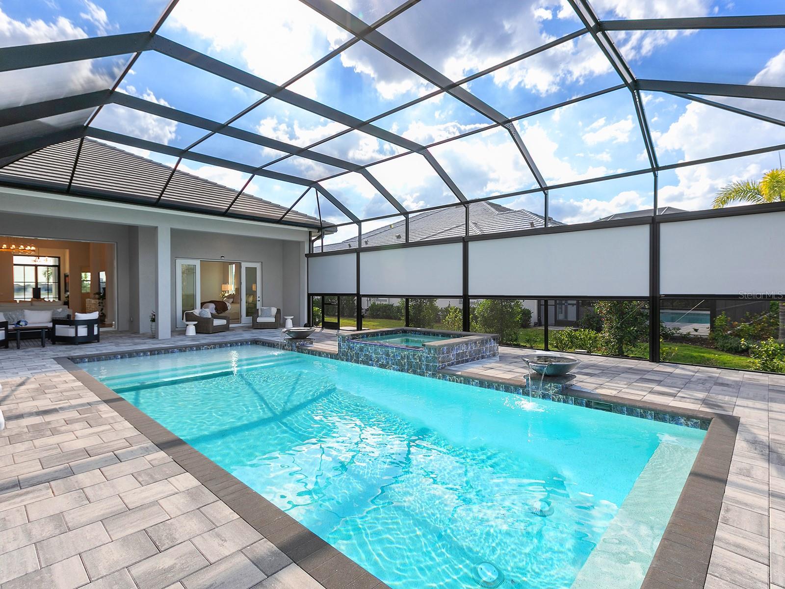 LAKE CLUB - Residential