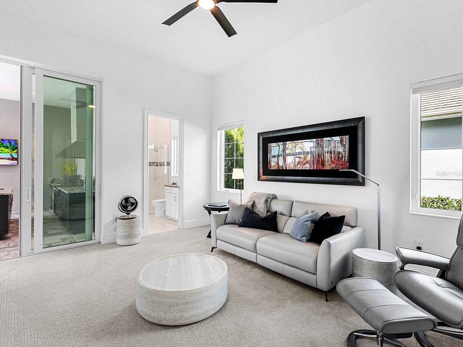 LAKE CLUB - Residential