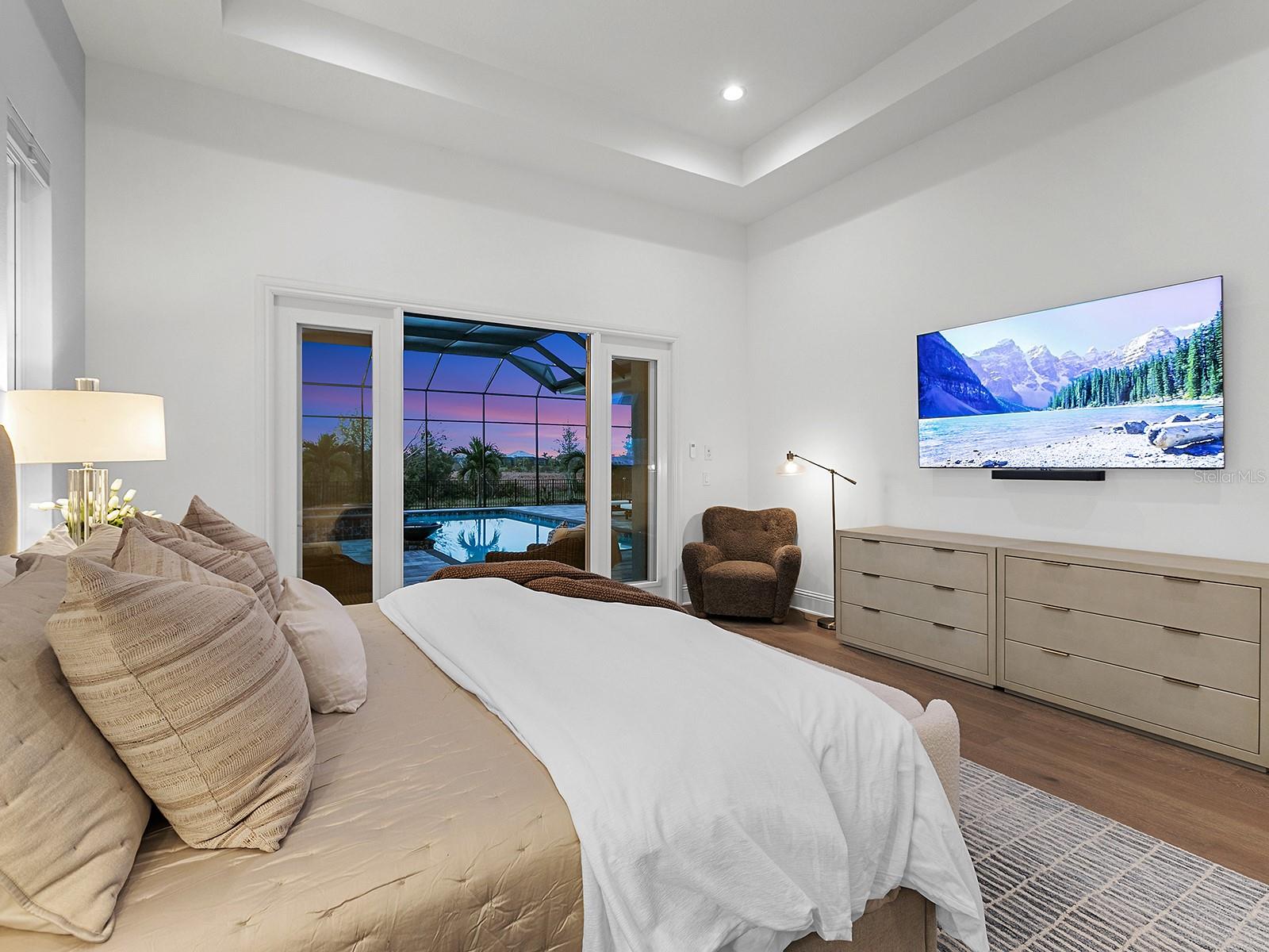 LAKE CLUB - Residential